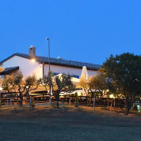 Monte Rosso Bed and Breakfast 4*